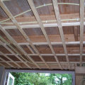 Een garage verbouwt naar een riant gastenverblijf.