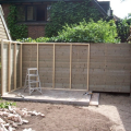 Een garage verbouwt naar een riant gastenverblijf.