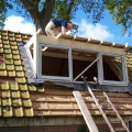 Een garage verbouwt naar een riant gastenverblijf.